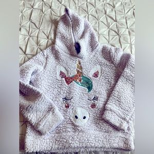 Girls fuzzy fleece sweatshirt with sequin unicorn